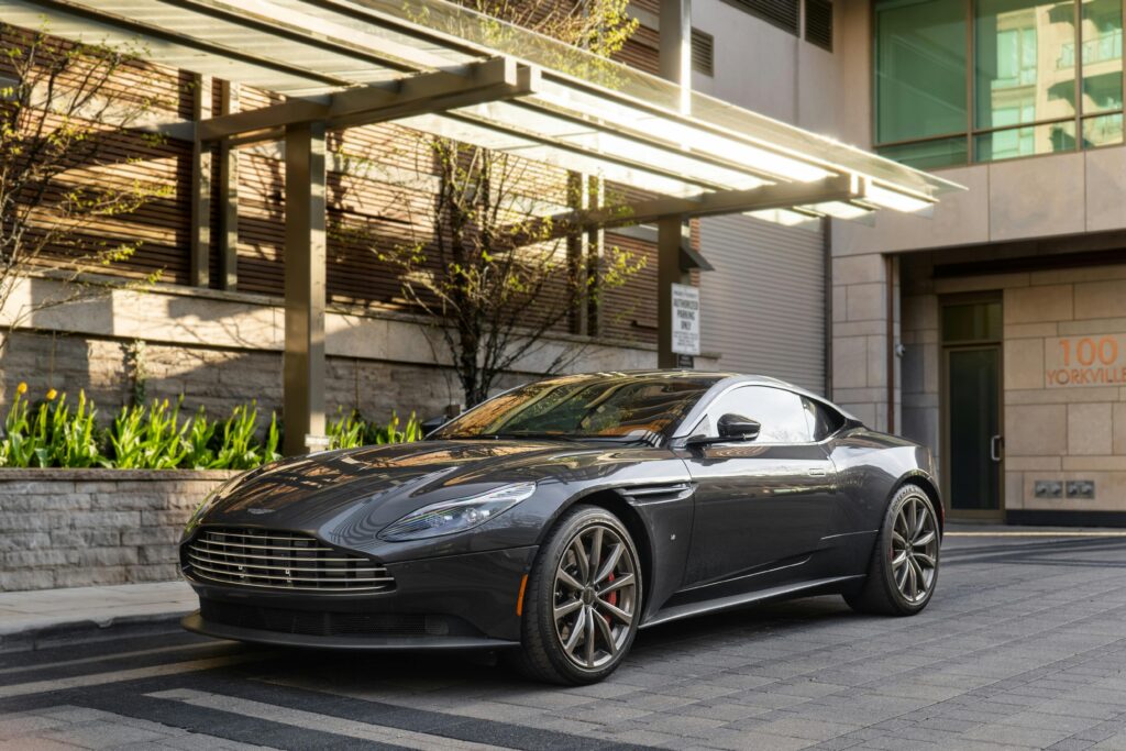 Aston martin db11